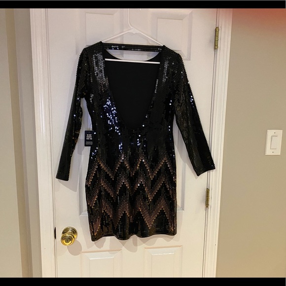 Black Sequin Mini Dress with open back - from Express - Picture 2 of 4